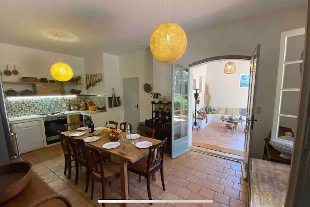 Villa Provencale Atypique A 5 M A Pied De La Plage Saint-Raphaël 0*,  France